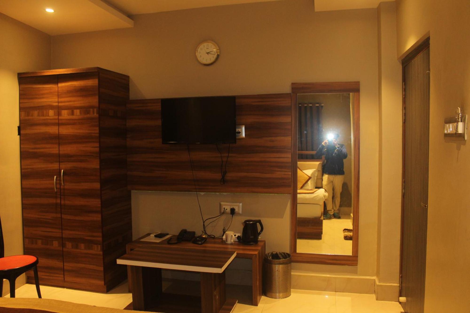 Mukutmanipur Hotel Oishi Plaza מראה חיצוני תמונה