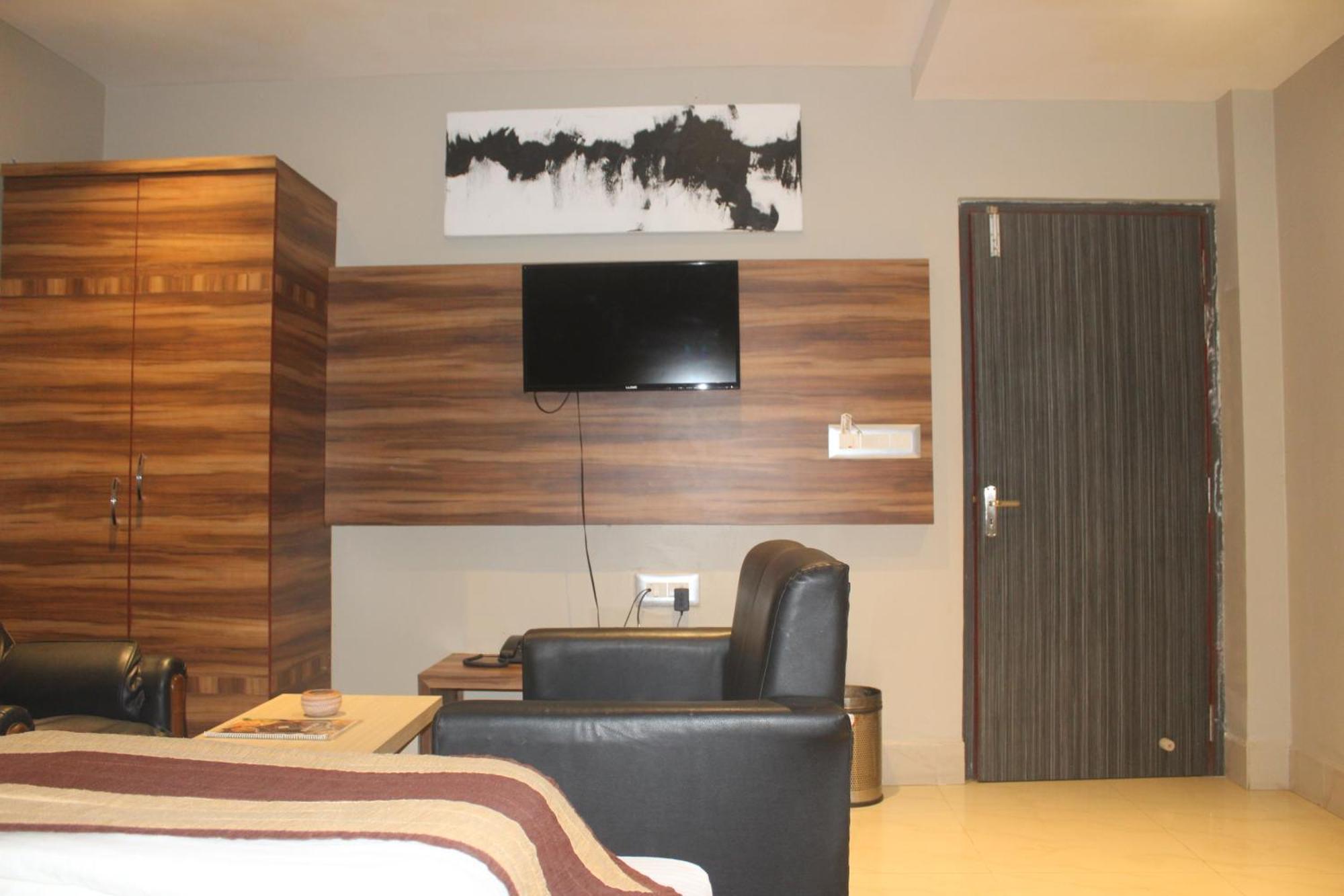 Mukutmanipur Hotel Oishi Plaza מראה חיצוני תמונה
