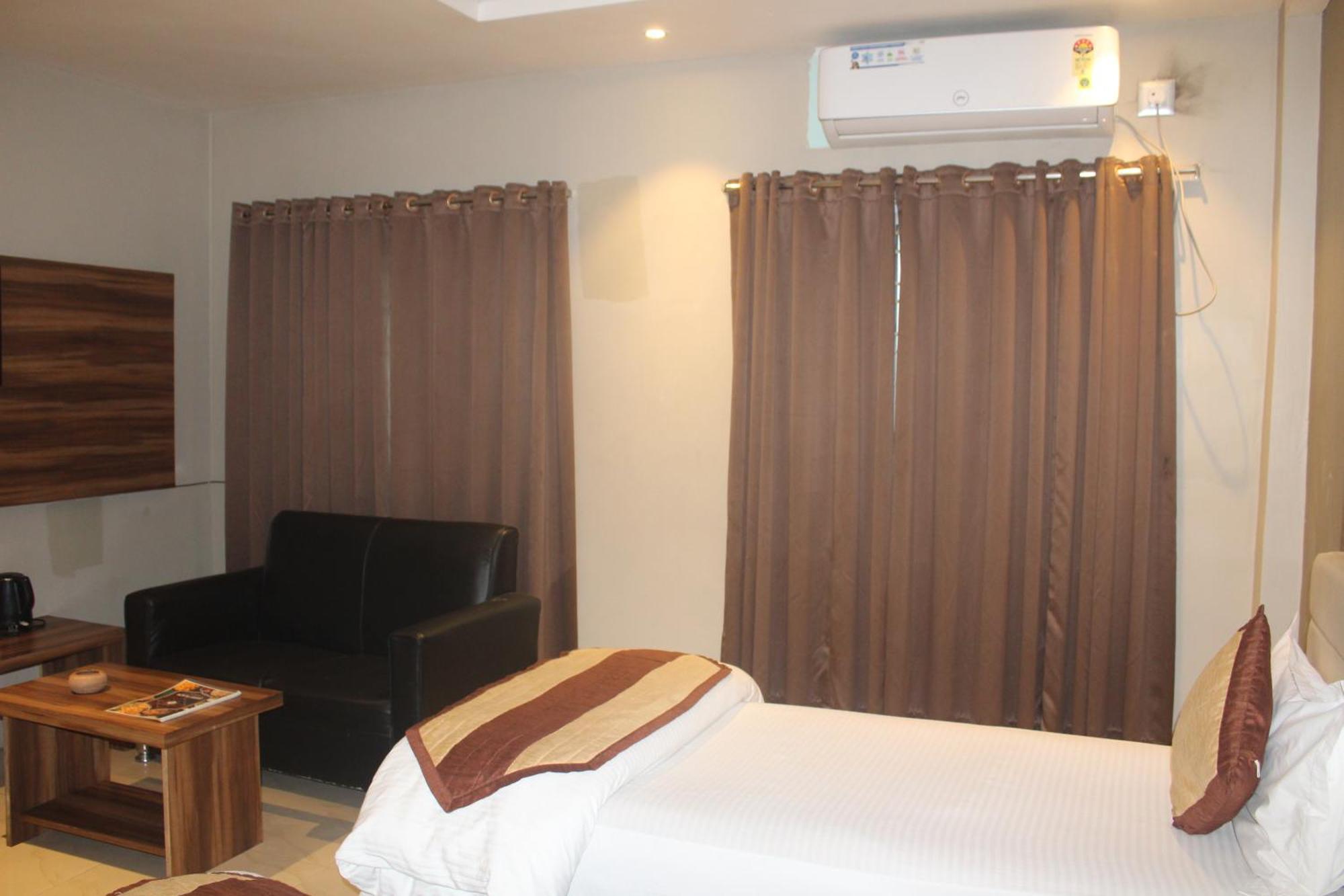 Mukutmanipur Hotel Oishi Plaza מראה חיצוני תמונה